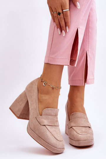 Sandfarbene Wildlederschuhe mit breitem Absatz und Plateau Adriel
