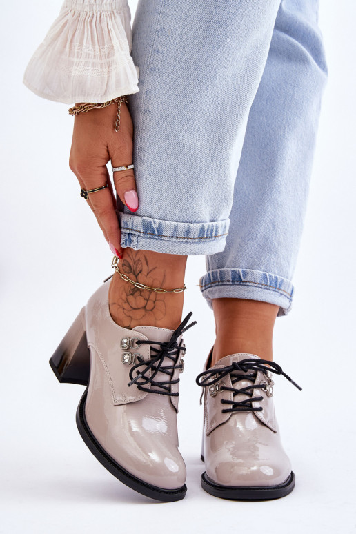 Darren elegante graue Lacklederschuhe...