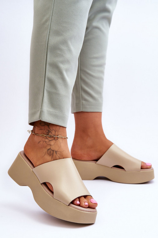 Sandfarbene Damenhausschuhe Lucami...