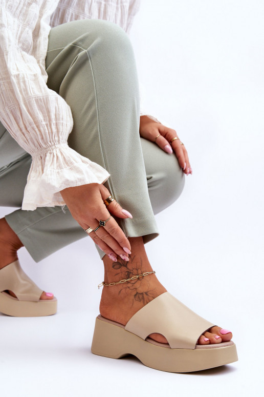 Sandfarbene Damenhausschuhe Lucami...