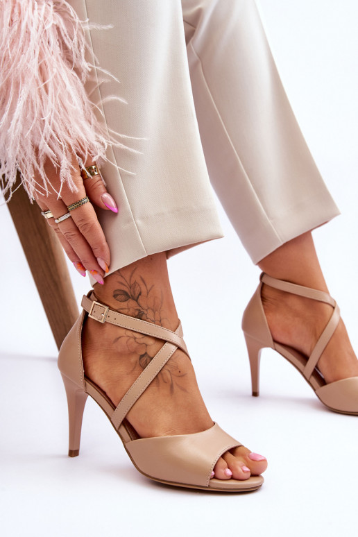 High Heels mit dünnen Absätzen beige... High Heels mit dünnen Absätzen beige...