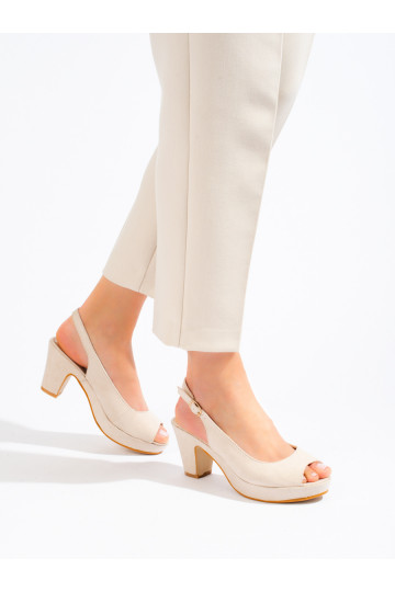 Hellbeige Wildledersandalen...