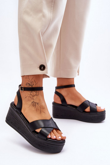 Bequeme Plateausandalen in...