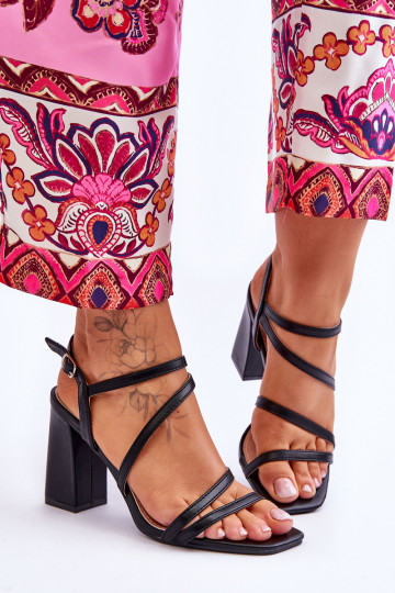 Schwarze Sandalen... 2