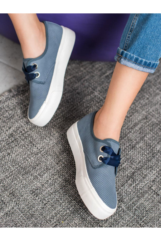 Freizeitschuhe mit Schnürsenkeln... Freizeitschuhe mit Schnürsenkeln...