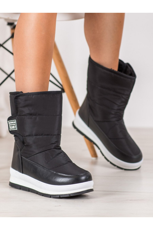 Schwarze Schneestiefel mit... Schwarze Schneestiefel mit...