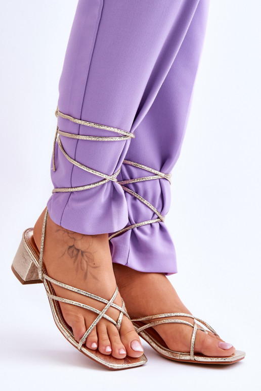 Hochhackige Schuhe mit Riemchen in... Hochhackige Schuhe mit Riemchen in...