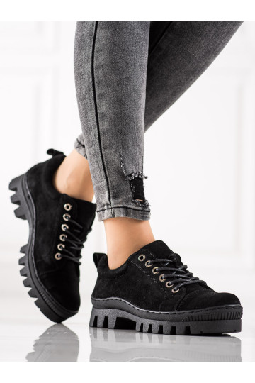 Schwarze Schuhe mit Plateau...