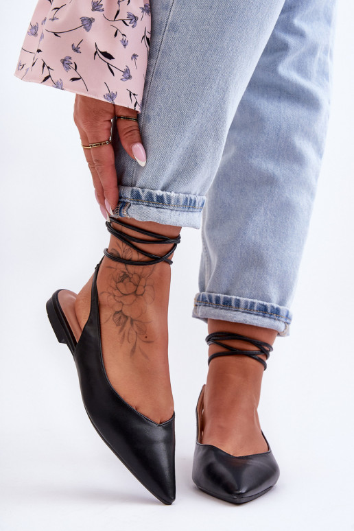 Ballerinas mit Bändern in Schwarz... Ballerinas mit Bändern in Schwarz...