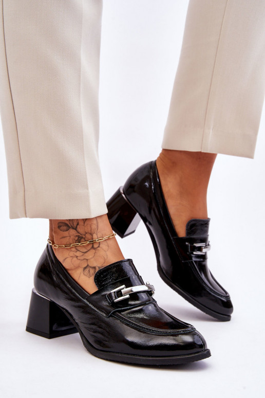 Lackierte Schuhe in der schwarzen...