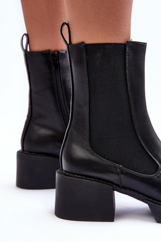 Stylische Stiefel mit breitem Absatz... Stylische Stiefel mit breitem Absatz...