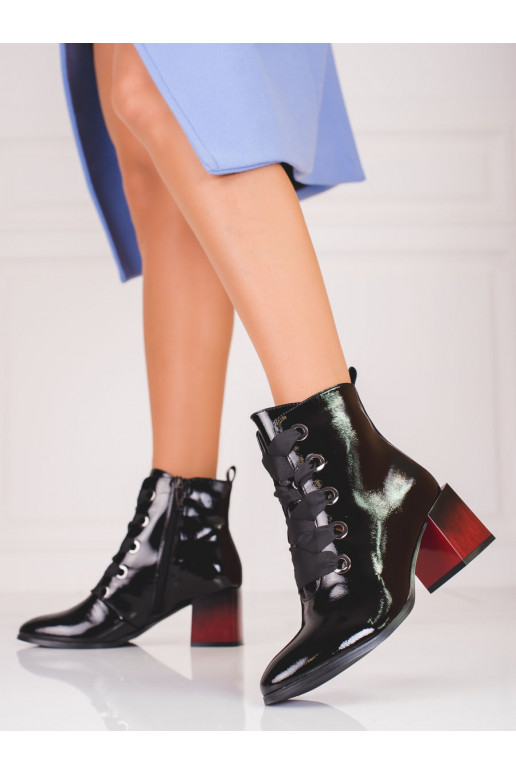 Damen-Schnürschuhe mit Lackeffekt...