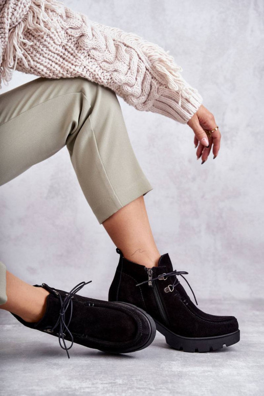 Wildleder-Stiefeletten mit Riemen in...