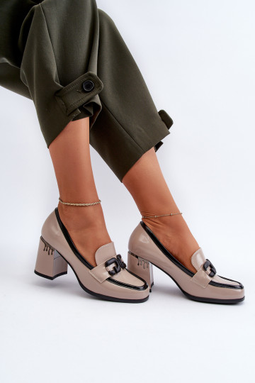 Lackierter Schuh mit Absatz... 2