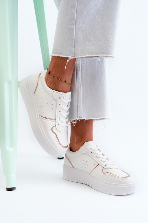 Sneakers-Modellschuhe mit Plateau in... Sneakers-Modellschuhe mit Plateau in...
