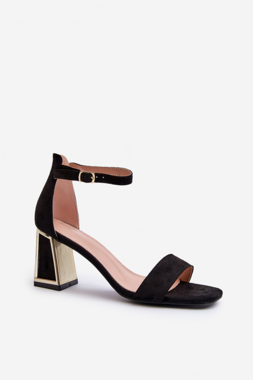 Sandalen aus Wildleder mit Absatz in... Sandalen aus Wildleder mit Absatz in...