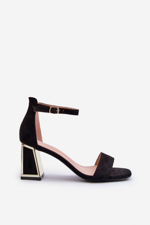 Sandalen aus Wildleder mit Absatz in... Sandalen aus Wildleder mit Absatz in...