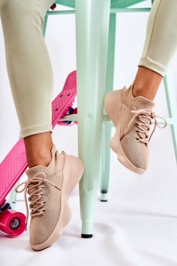 Sportliche Schuhe des...