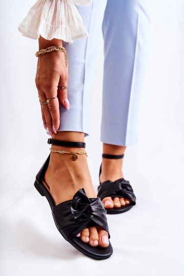 Damensandalen schwarz Farbe...