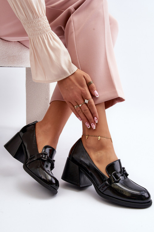 Lackierte Schuhe mit Absatz in der... Lackierte Schuhe mit Absatz in der...