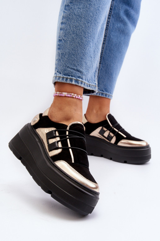 Sneakers-Modellschuhe mit modischen... Sneakers-Modellschuhe mit modischen...