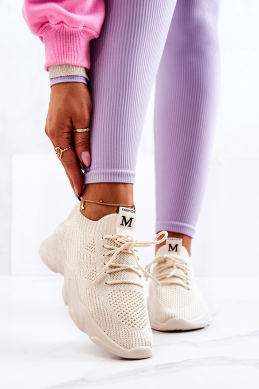 Sneakers-Modellschuhe aus... Sneakers-Modellschuhe aus...