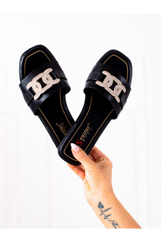 Hausschuhe im eleganten Stil Hausschuhe im eleganten Stil