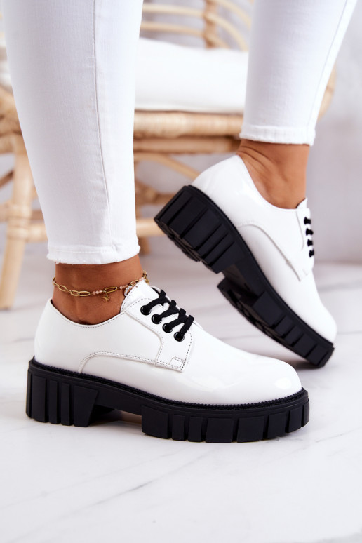 Modische Schuhe mit Lackeffekt La.Fi... Modische Schuhe mit Lackeffekt La.Fi...