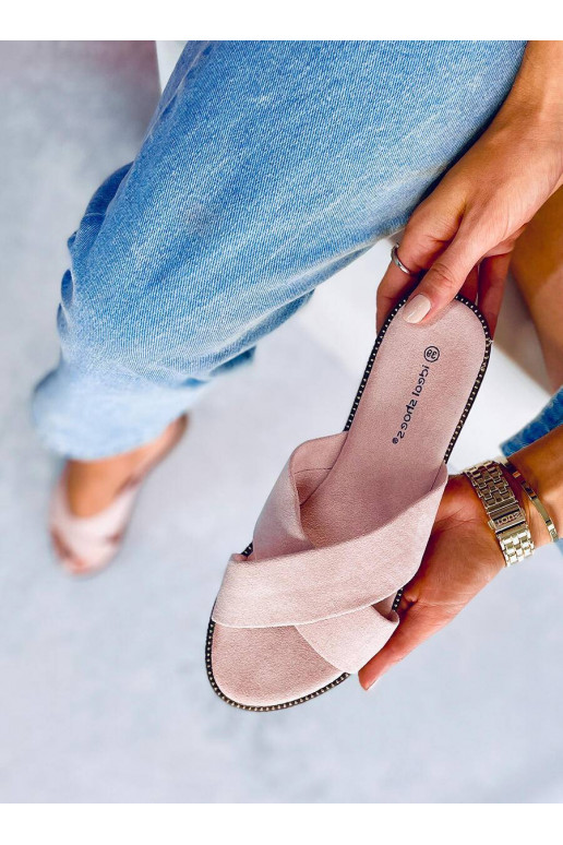 Die Hausschuhe sind rosa Die Hausschuhe sind rosa