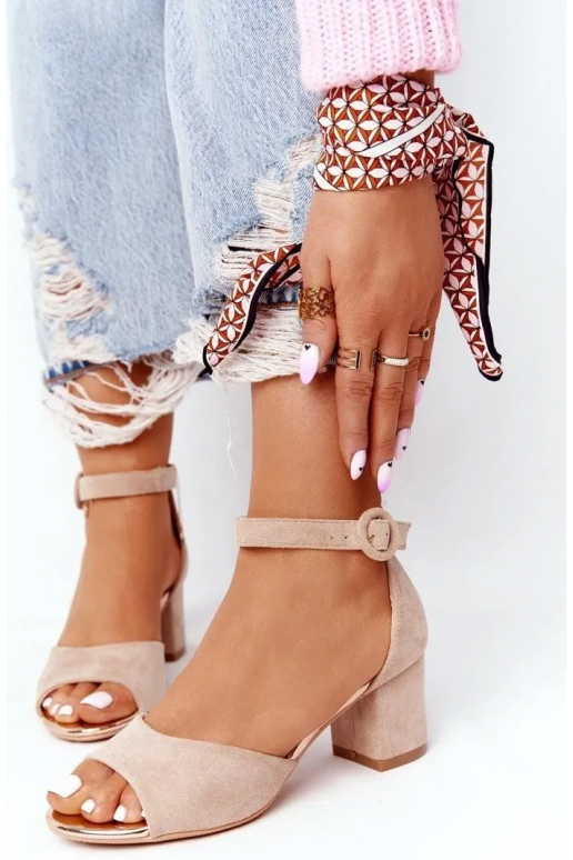 Damensandalen mit Absatz beige Vinceza Damensandalen mit Absatz beige Vinceza