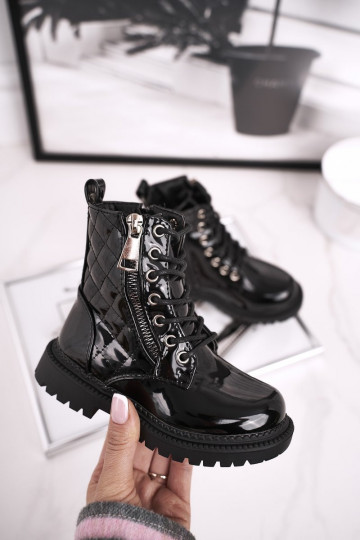 Schwarz lackierte Damenstiefel