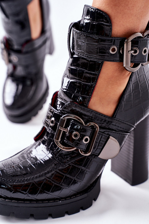 Schwarze Schuhe mit Plateau und...