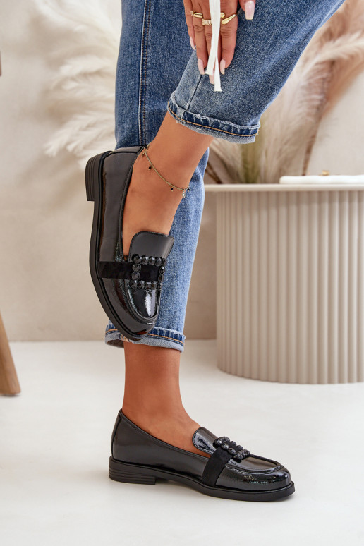 Lackierte Mokassins Feminin mit Ornamenten schZuarze Farbe Vinceza 58389