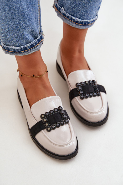 Lackierte Mokassins Feminin mit Ornamenten graue Farbe Vinceza 58389 Lackierte Mokassins Feminin mit Ornamenten graue Farbe Vinceza 58389