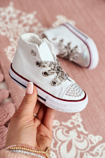 Kinder-Freizeitschuhe mit glitzernden Ösen in der Farbe Weiß Smile