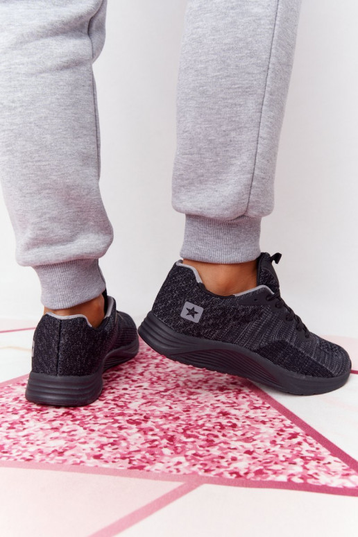 Sportschuhe im Comfort Foam-Stil in schwarzer Farbe für lange Distanzen Sportschuhe im Comfort Foam-Stil in schwarzer Farbe für lange Distanzen