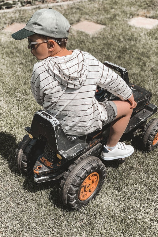 Kinder-Sneaker mit Klebeverschlüssen in der Farbe Weiß-Schwarz California Kinder-Sneaker mit Klebeverschlüssen in der Farbe Weiß-Schwarz California