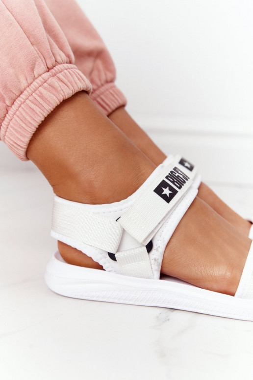 Sportliche Sandalen Big Star HH274A026 in weißer Farbe