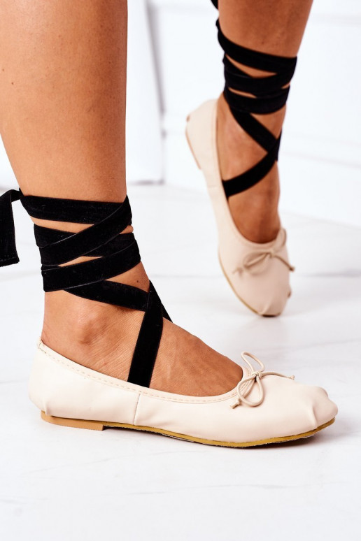 Ballerinas mit Bändern Lu Boo Nude Ballerinas mit Bändern Lu Boo Nude