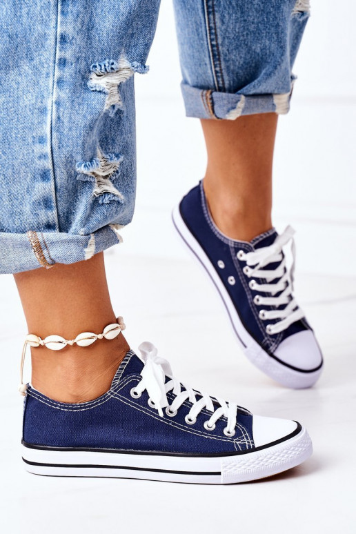 Freizeitschuhe des klassischen Modells in dunkelblauer Farbe