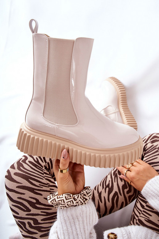 mit Lackeffekt Stiefel mit Plateau in der Farbe Beige Sereia mit Lackeffekt Stiefel mit Plateau in der Farbe Beige Sereia