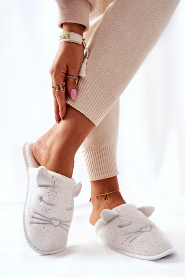 Hausschuhe Shiny mit Ohren in weißer Farbe Kaisy