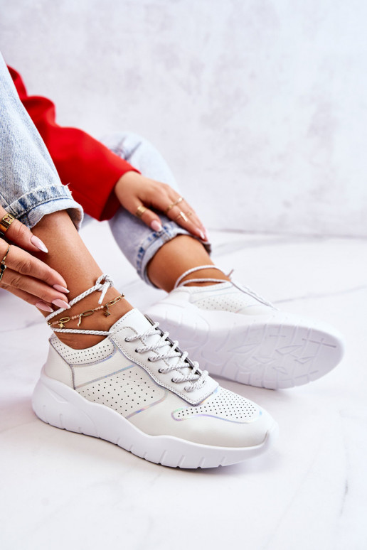Schuhe des klassischen Modells Sneakers Modell weiße Farbe Carly