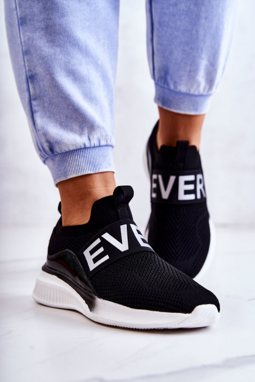 Loran Sportschuhe eines auffälligen Modells in schwarzer Farbe