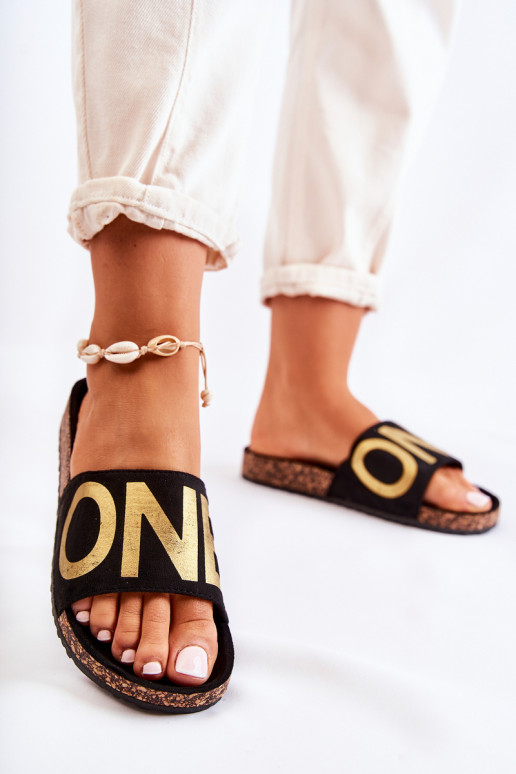 Klassisches Modell, auffälliges Modell, Flip-Flops mit der Aufschrift „Bahari“ in Schwarz und Gold