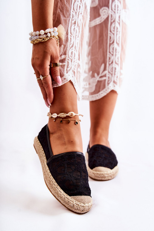 Klassische Modell-Espadrilles mit durchbrochenen Elementen in schwarzem Catris