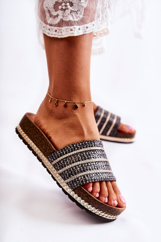 Klassisches Modell Hausschuhe mit Ketten in der schwarzen Farbe Maddy Klassisches Modell Hausschuhe mit Ketten in der schwarzen Farbe Maddy