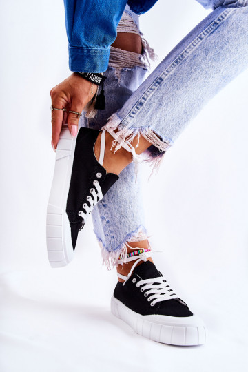 Damen-Plateauschuhe in Schwarz. Kommt