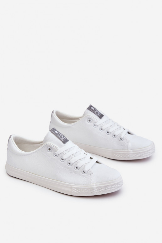 Klassisches Modell von Freizeitschuhen in der Farbe Weiß von Eleya Klassisches Modell von Freizeitschuhen in der Farbe Weiß von Eleya