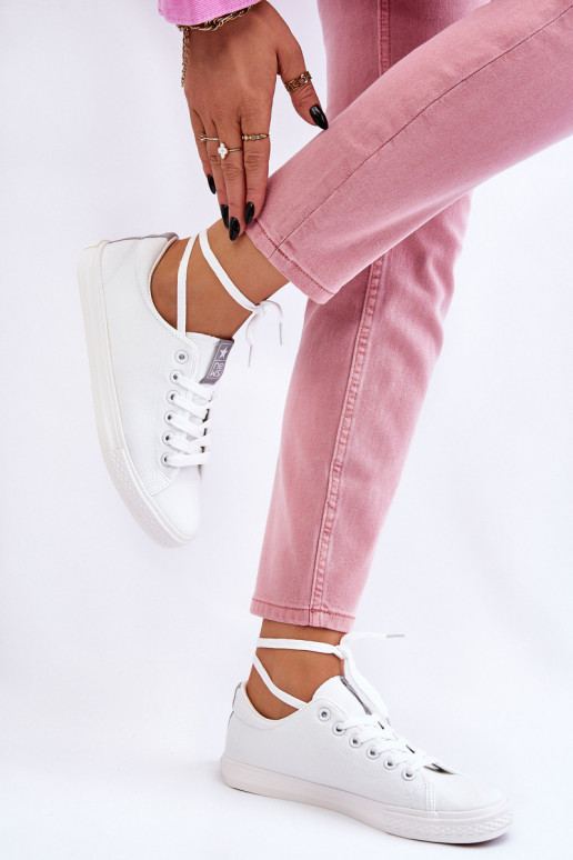 Klassisches Modell von Freizeitschuhen in der Farbe Weiß von Eleya Klassisches Modell von Freizeitschuhen in der Farbe Weiß von Eleya
